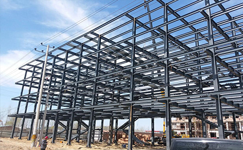 古浪古浪钢结构厂房屋面选材指南：确保性能与经济性的完美结合